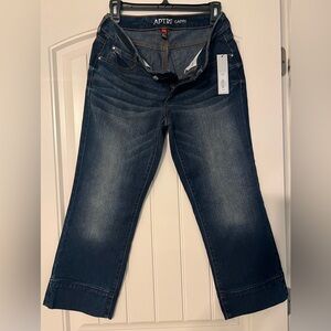 Women's Apt 9 Denim Capris Size 4 Dark Wash
